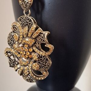 Vintage Butler Fifth Avenue Collection Chain and Pendant